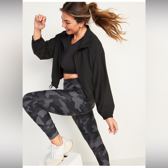 Old Navy High-Waisted Black Camo Print Joggers - Picture 3 of 11